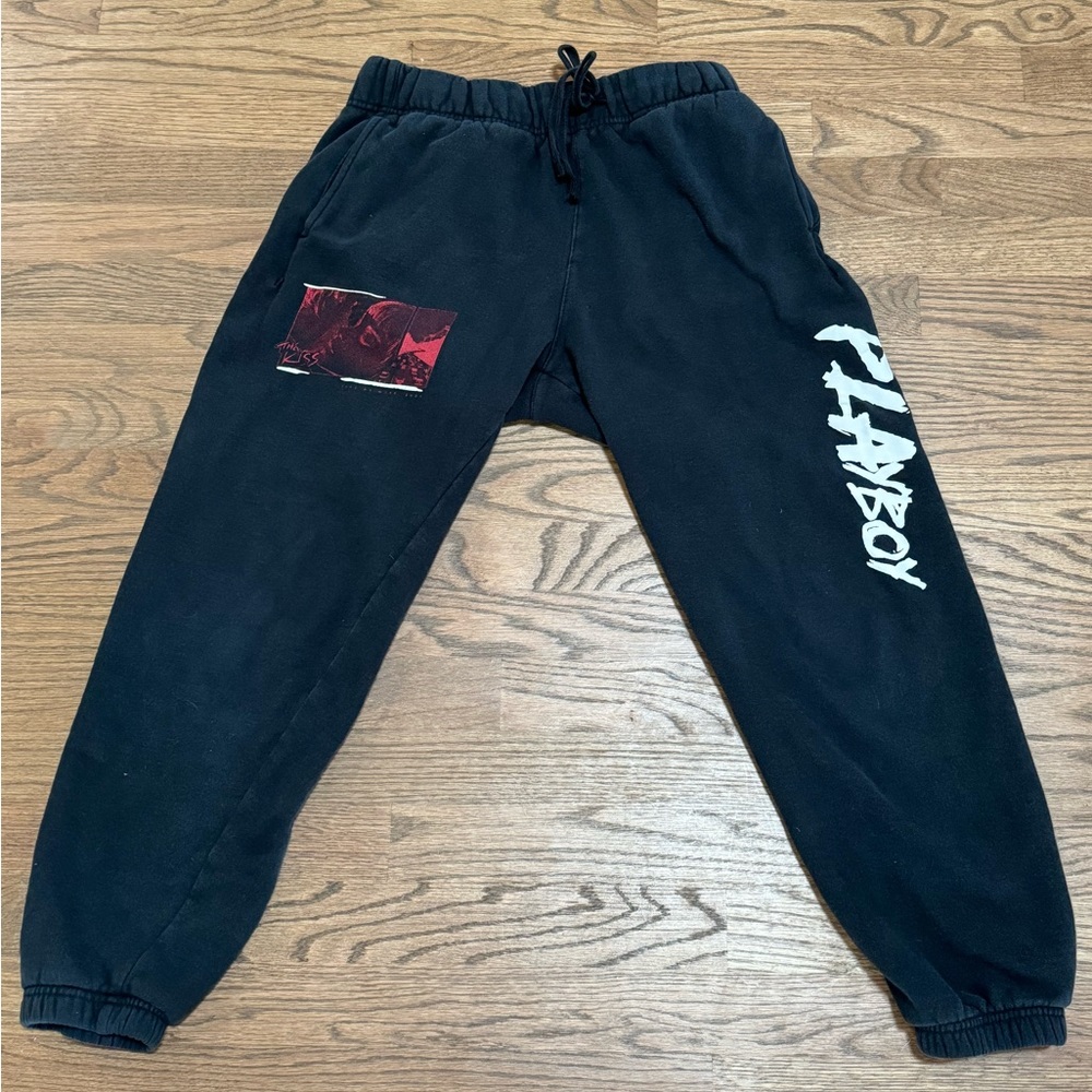 Playboy “The Kiss” sweatpants